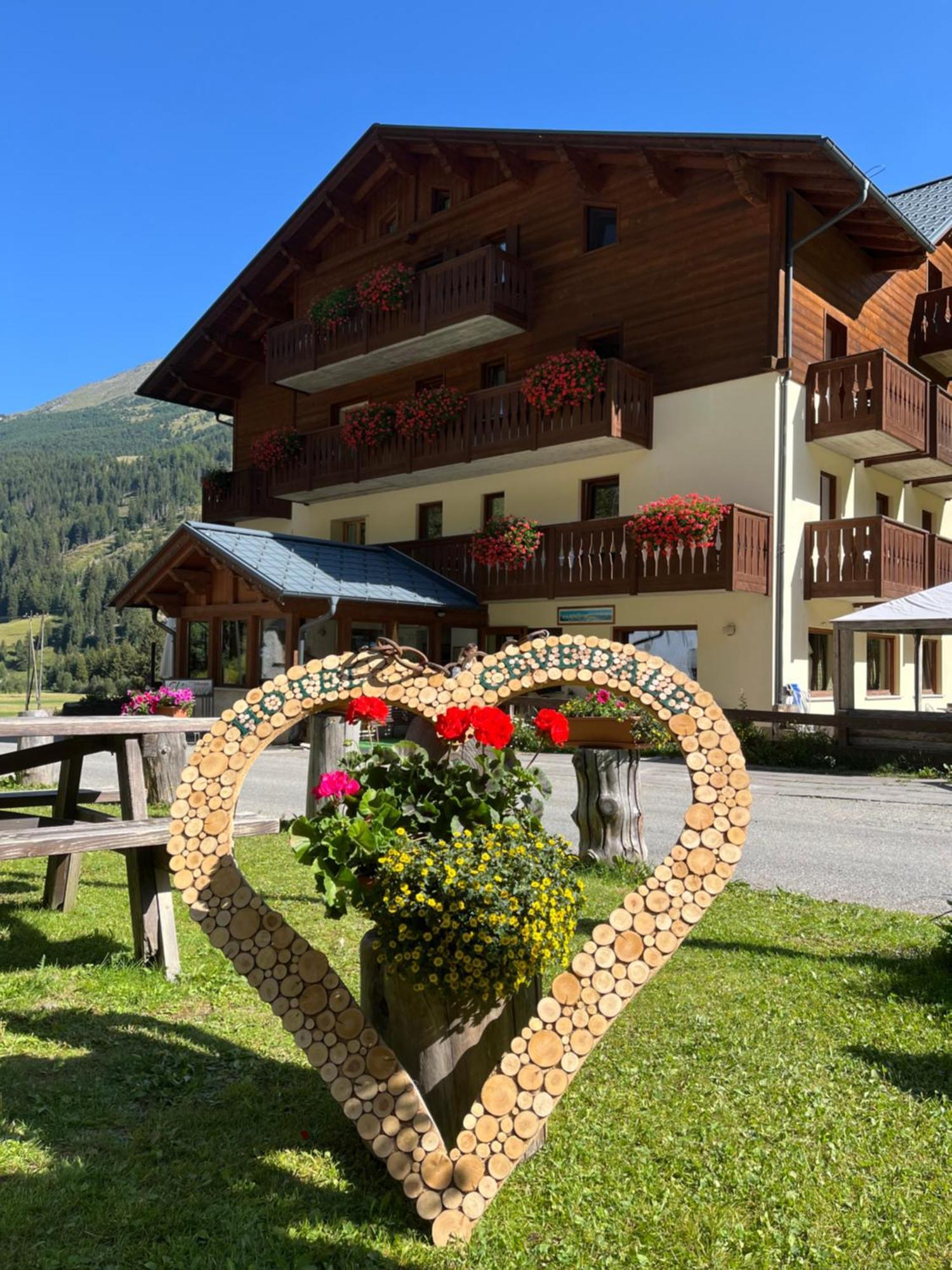Hotel Cevedale Santa Caterina Valfurva Exterior photo