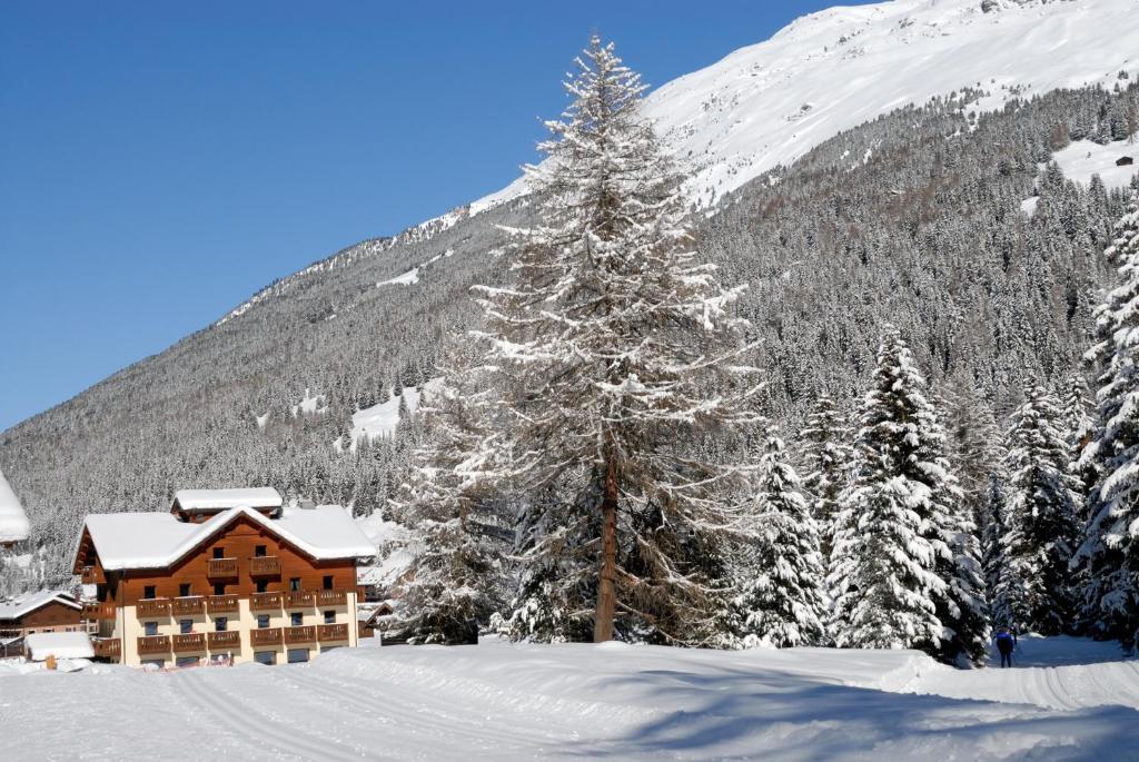 Hotel Cevedale Santa Caterina Valfurva Exterior photo